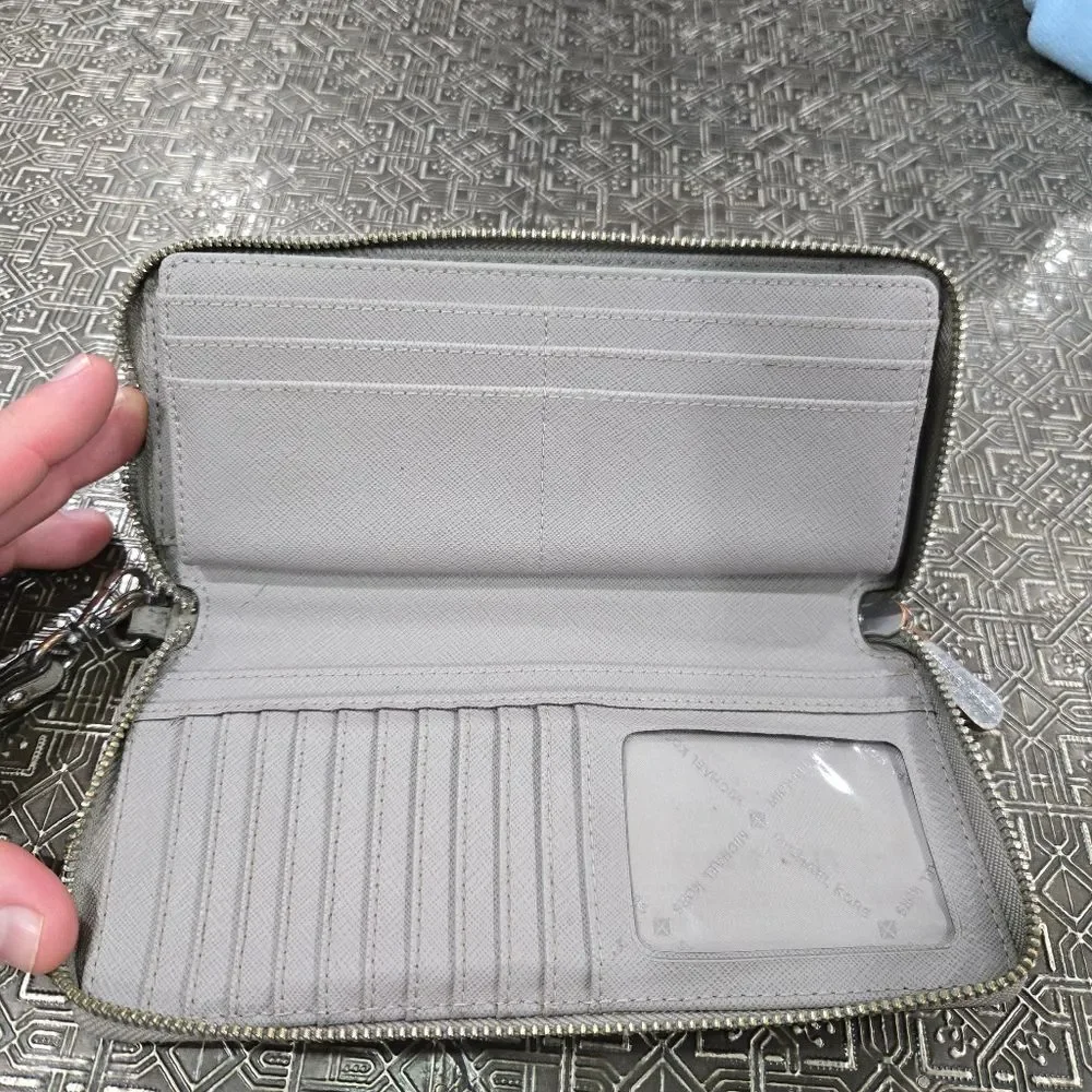 🐢 Michael Kors Jet Set Continental Wallet. Great Shape!